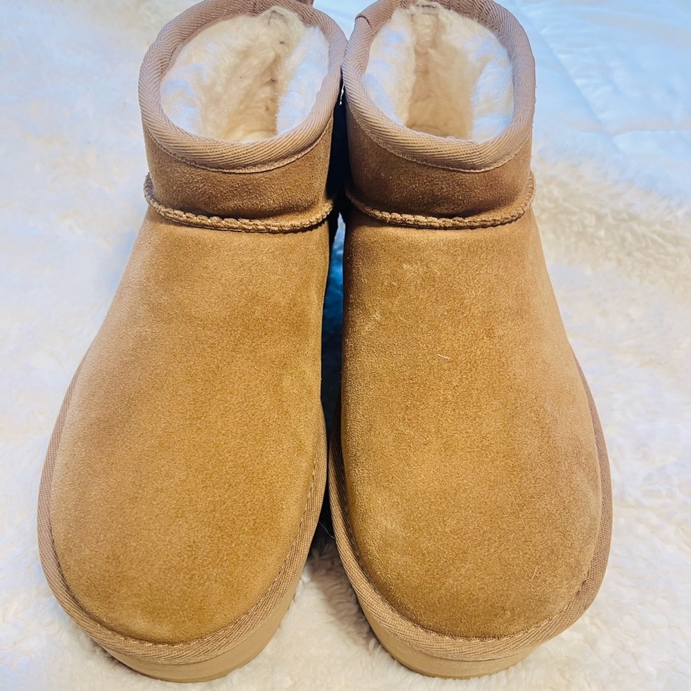 UGG classic ultra mini platform USA size 7, European size 38 never worn